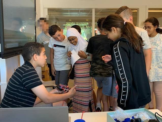 Nieuwsgierig naar techniek bij WailSalutem Foundation